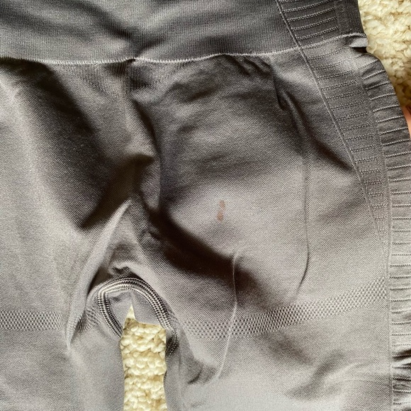 Gymshark Energy Seamless Capri Leggings - Picture 3 of 3